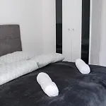 Sunny Side Apartment