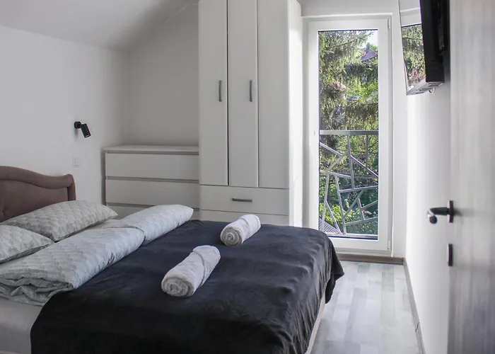 Sunny Side Apartment